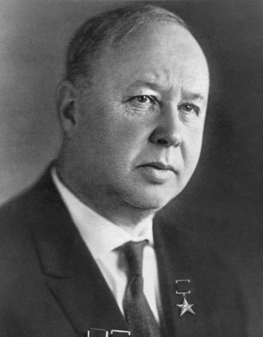 Михаил Миль