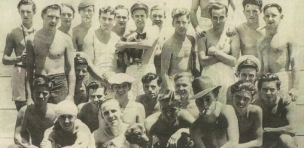 Кот с членами команды Кот с членами команды