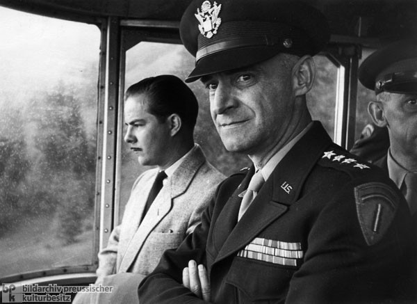 Люсиус Д. Клей