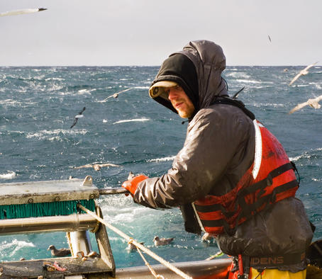 Ловец тунца в открытом море
