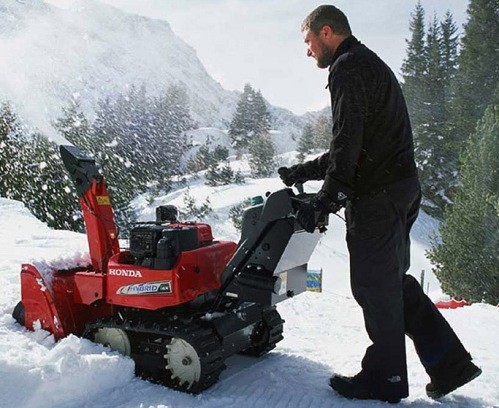 Снегоуборочная машина Снегоуборочная машина