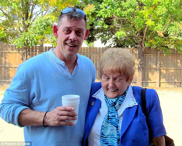 Ева Мозес Кор