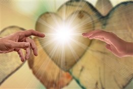 «Пандемия любви»: женщина создала сайт помощи с вирусом