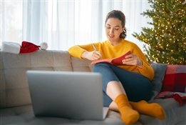 15 способов заработать на оливье и шампанское, не вставая с дивана 