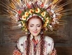 Украинки в национальных нарядах