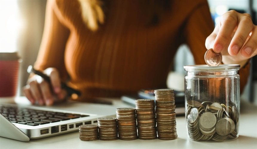 Копилка с деньгами  Копилка с деньгами