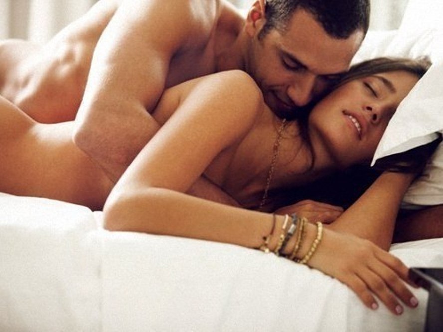 пара занимается любовью пара занимается любовью