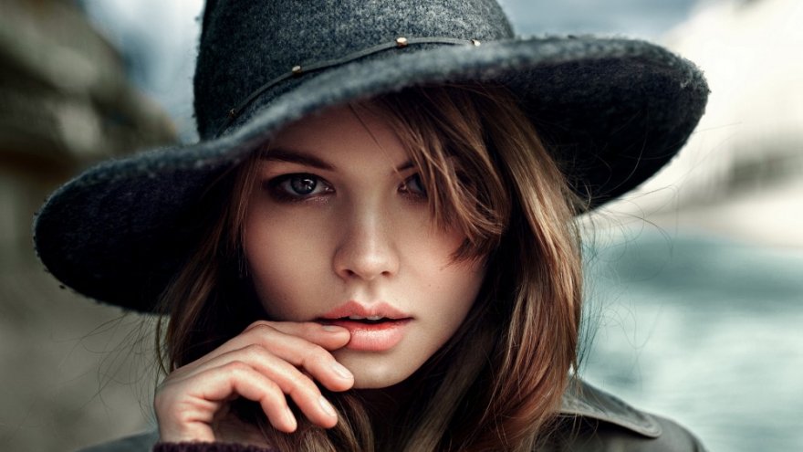 Черная шляпа