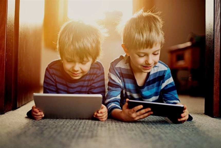 Зависимость от гаджетов у детей: как правильно распределить экранное время