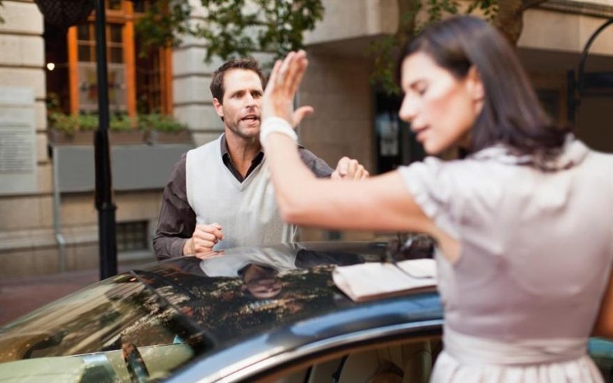 Женщина не воспринимает критику Женщина не воспринимает критику