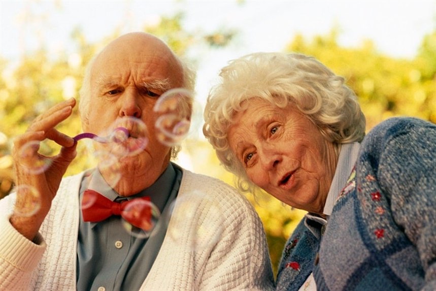 stariki_kak_deti_milnie_puziri stariki_kak_deti_milnie_puziri