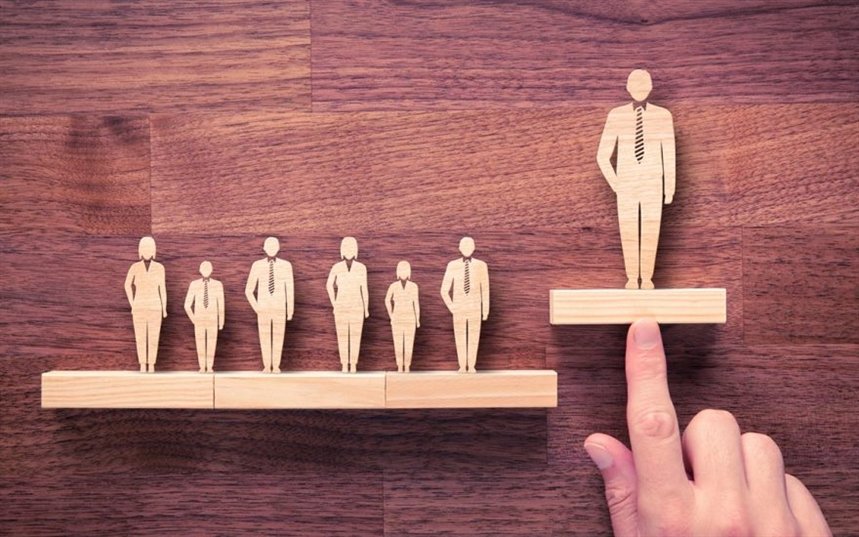 Лидера видно издалека