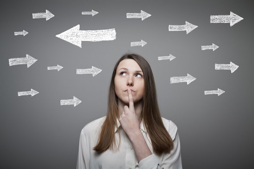 devuschka_prinimaet_reschenie