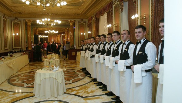 команда официантов