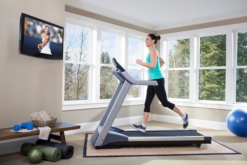 devuschka_na_trenagere