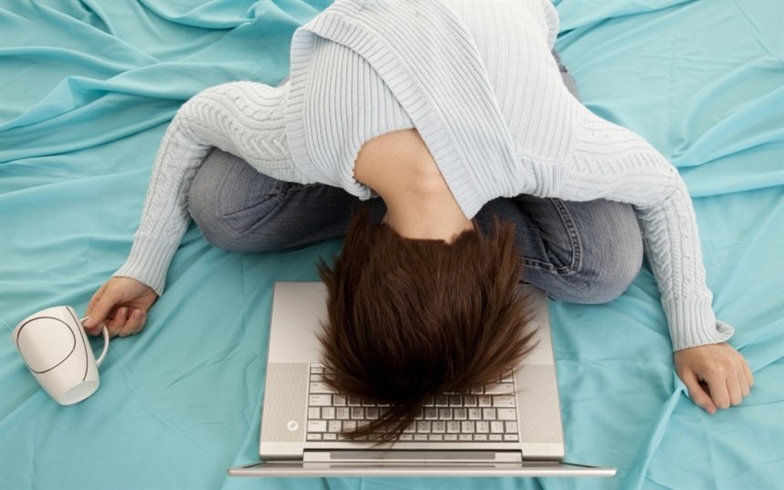 Уставшая женщина