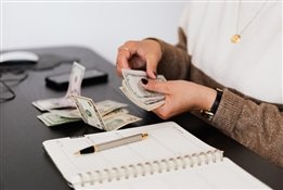 Как блогеры в Инстаграм успели заработать миллионы за январь 2022
