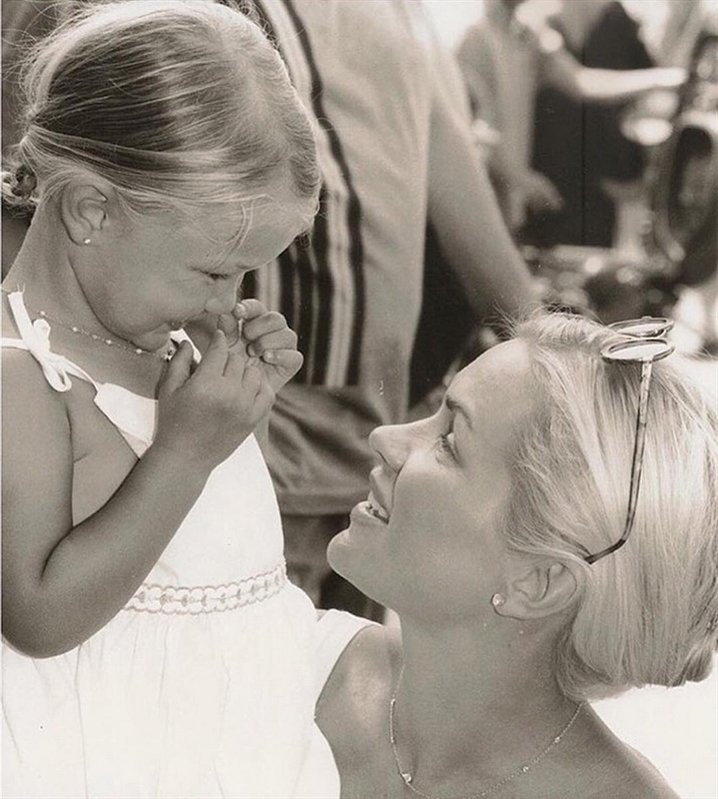 Джиджи Хадид Джиджи Хадид