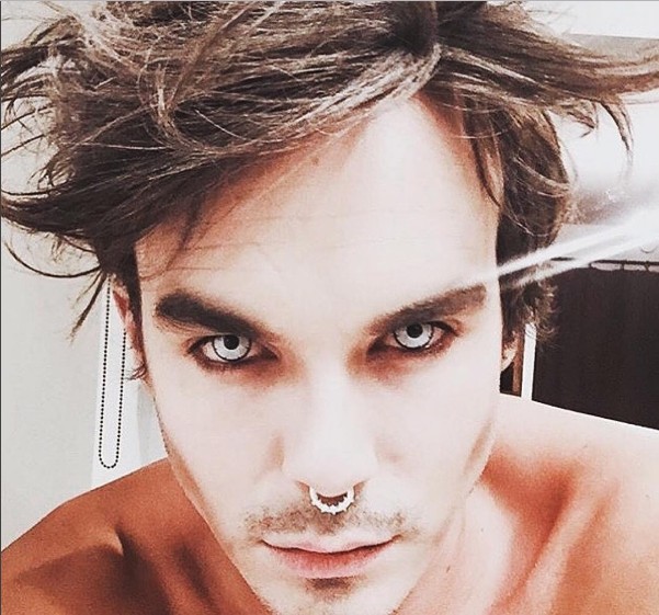 тайлер блекберн хэллоуин