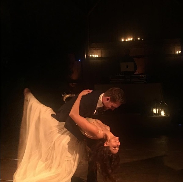 : Тройэн Беллисарио и Патрик Адамс свадьба : Тройэн Беллисарио и Патрик Адамс свадьба