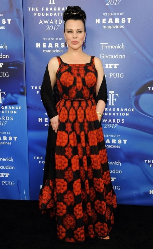 Деби Мейзар