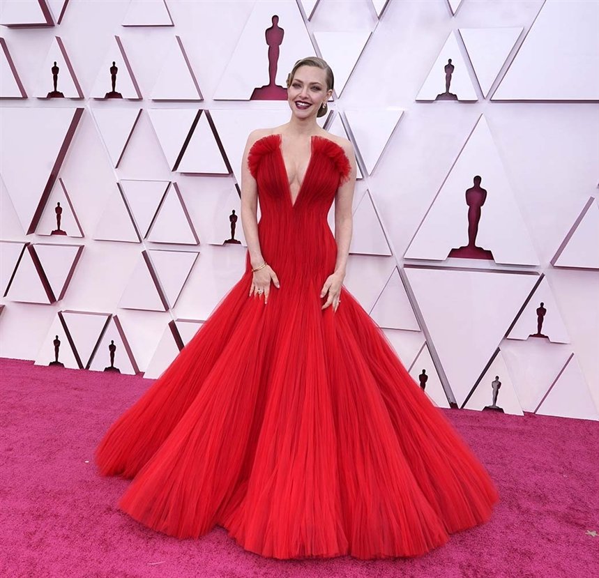 Аманда Сейфрид Аманда Сейфрид