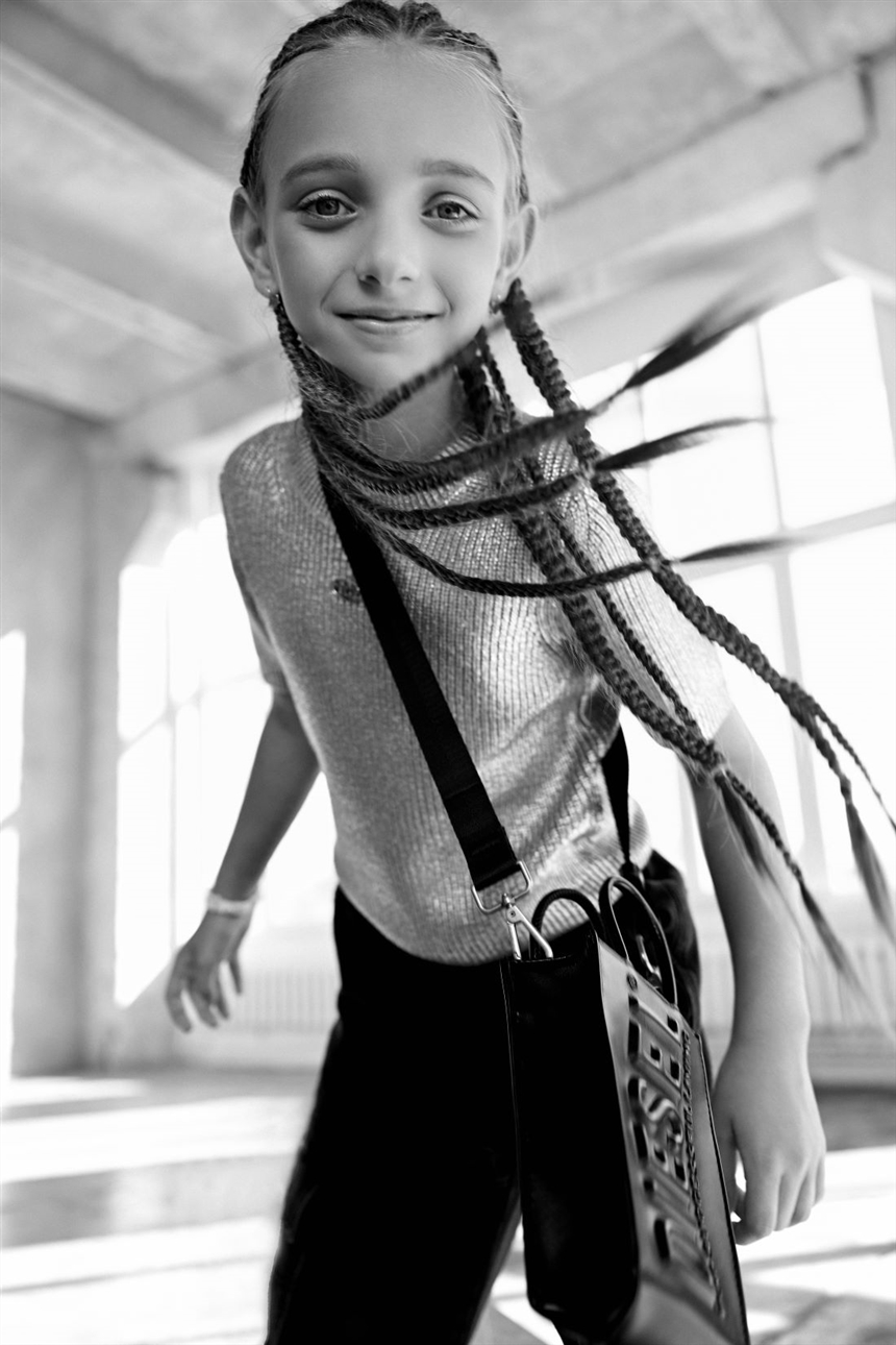 Надя — дочь олимпийской чемпионки Татьяны Навки и пресс-секретаря президента России Дмитрия Пескова