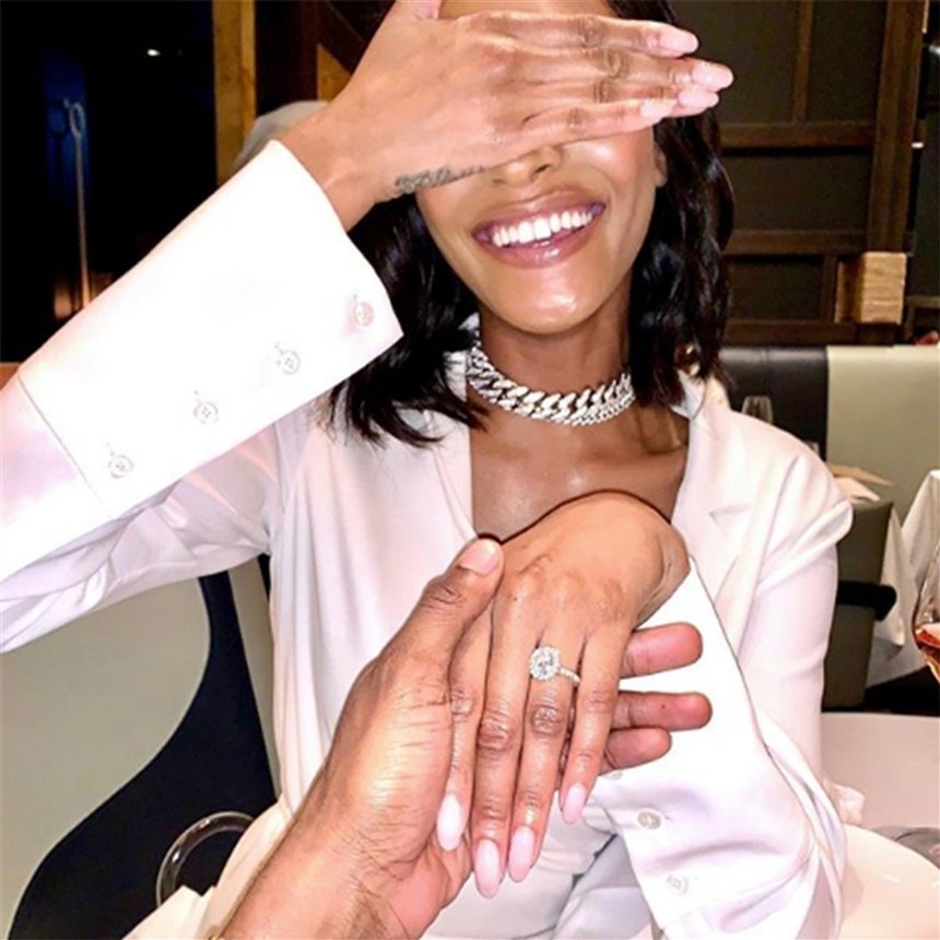 знаменитости, которые обручились в 2021