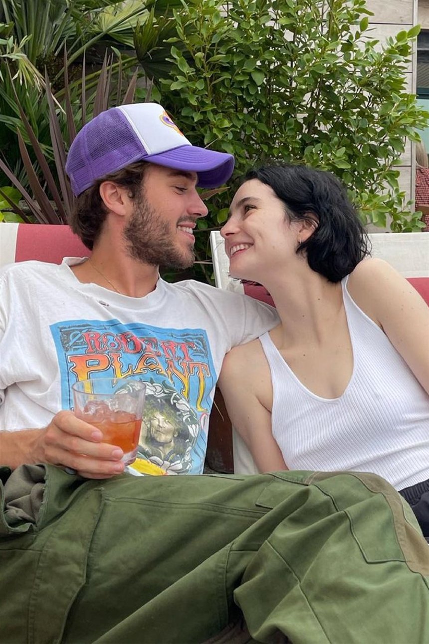 знаменитости, которые обручились в 2021 знаменитости, которые обручились в 2021