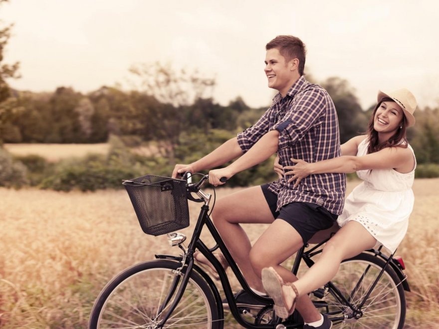 пара на велосипеде